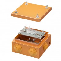 DKC Коробка стальная FS с кабельными вводами и клеммниками, IP55, 150х150х80 мм, 4р, 450V, 6A, 4 мм.кв. FSB31404 фото