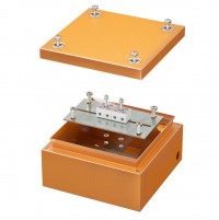 DKC Коробка стальная FS с гладкими стенками и клеммниками, IP66, 150х150х80 мм, 4р, 450V, 6A, 4 мм.кв. FSB30404 фото