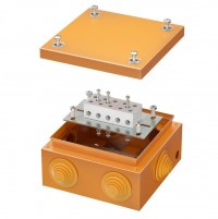 DKC Коробка стальная FS с кабельными вводами и клеммниками, IP55, 150х150х80 мм, 5р, 450V,30A, 16 мм.кв FSB31516 фото