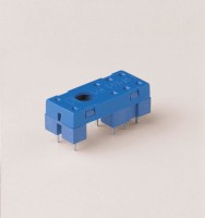 Finder Розетка для монтажа на плате для реле 41.52, 41.61, 41.81; в комплекте пластиковая клипса 095.42; версия: синий цвет 95152SLA фото