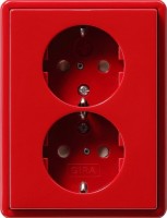 Gira S-Color Красный Розетка двойная с з/к в комплекте с рамкой 078343 фото